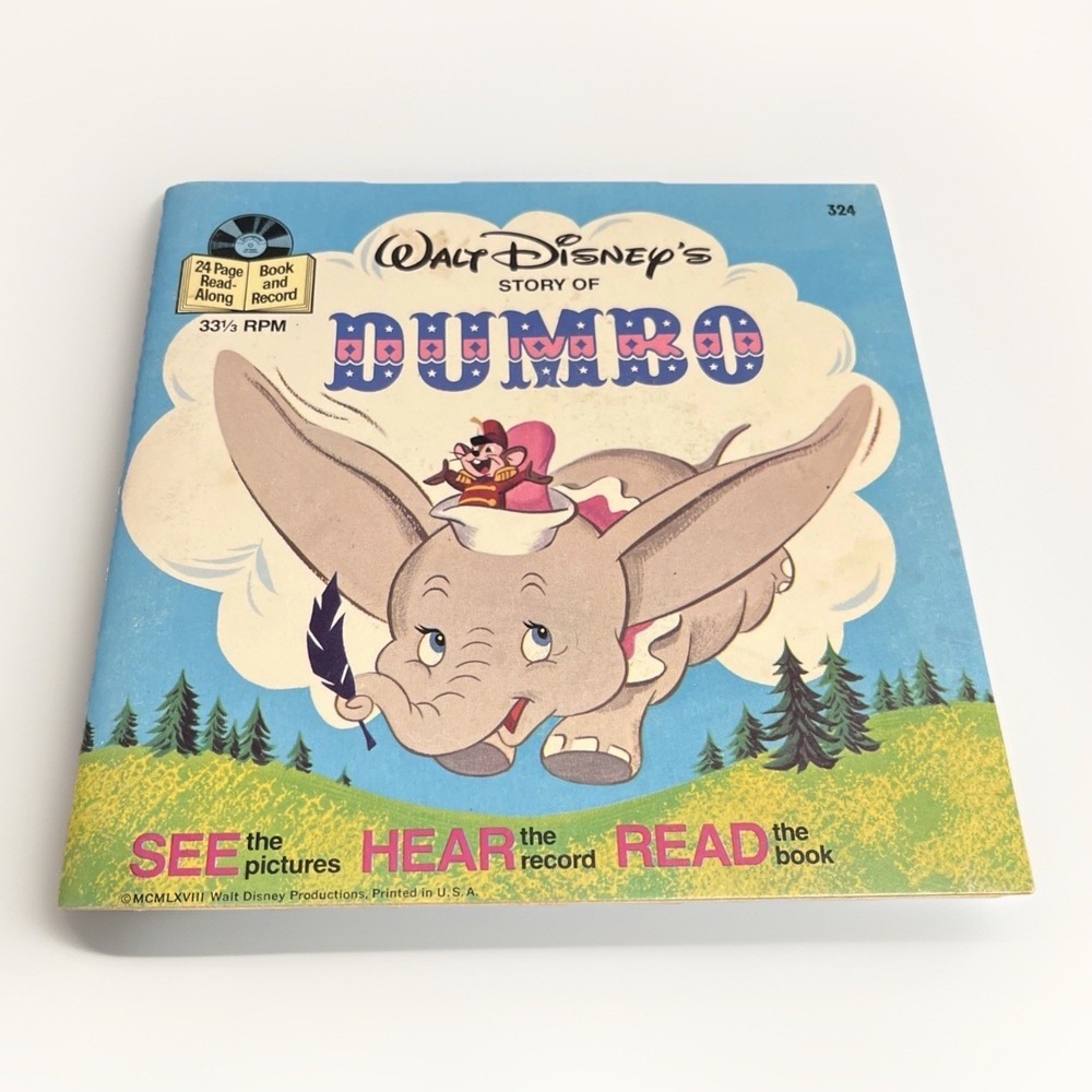 1977 Walt Disney 24 Page Read Along Book & Record 33 1/3 RPM Dumbo #324